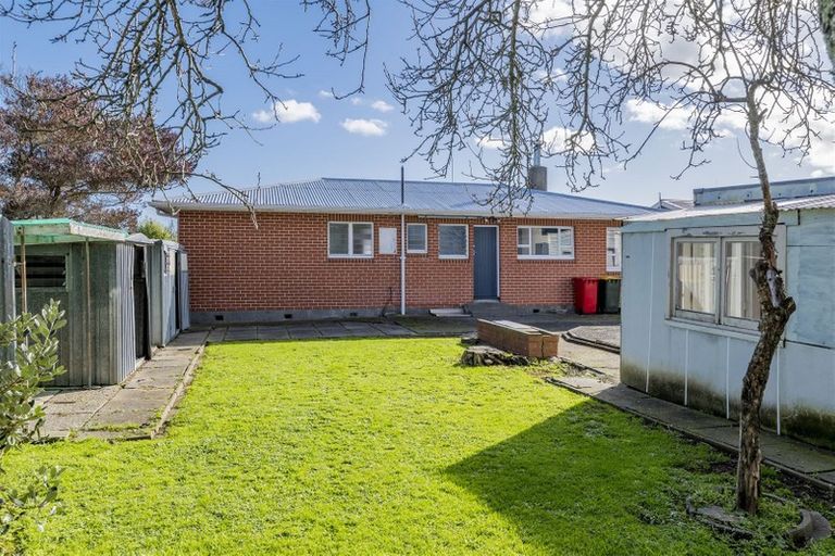 Photo of property in 4 Freyberg Street, Levin, 5510