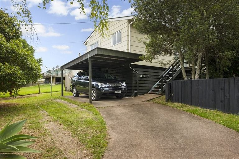 Photo of property in 25 Tawa Road, Te Atatu Peninsula, Auckland, 0610