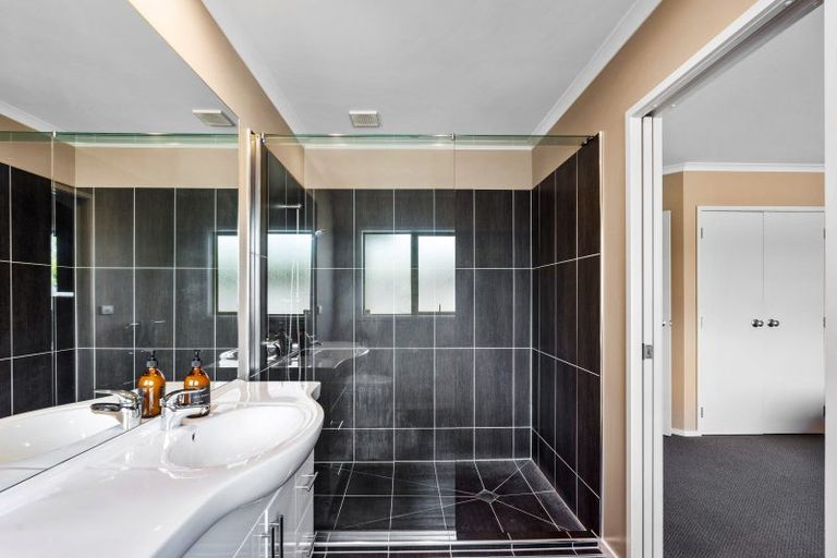 Photo of property in 11 Lewis Way, Poraiti, Napier, 4112