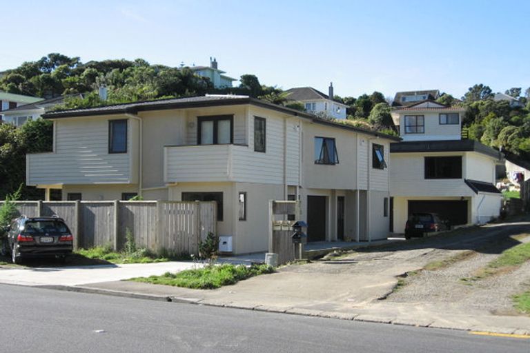 Photo of property in 164 Newlands Road, Newlands, Wellington, 6037