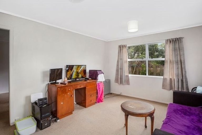 Photo of property in 59 Baylands Drive, Newlands, Wellington, 6037