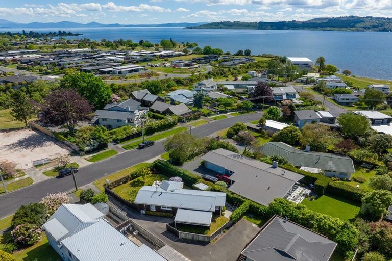 Photo of property in 68 Rainbow Drive, Rainbow Point, Taupo, 3330