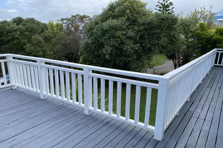 Photo of property in 74 Travis View Drive, Fairview Heights, Auckland, 0632