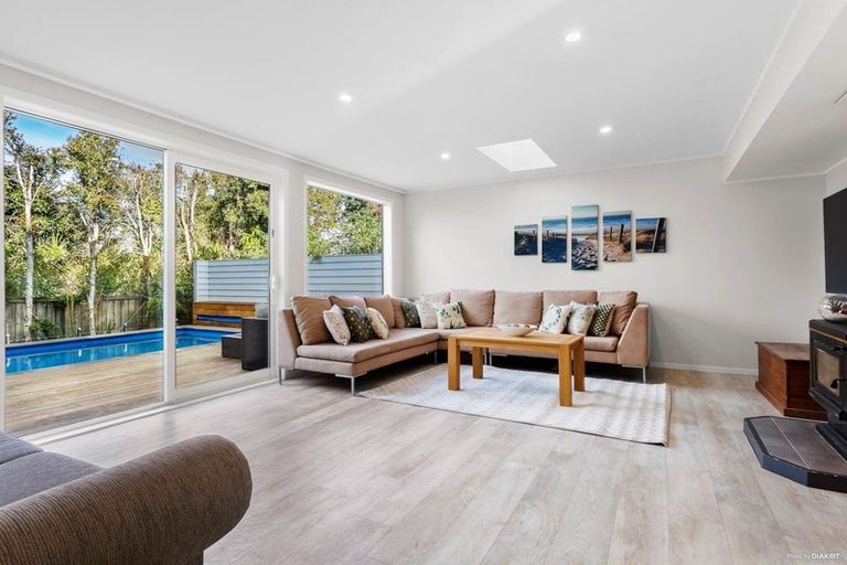 Photo of property in 63 Cliff Road, Torbay, Auckland, 0630