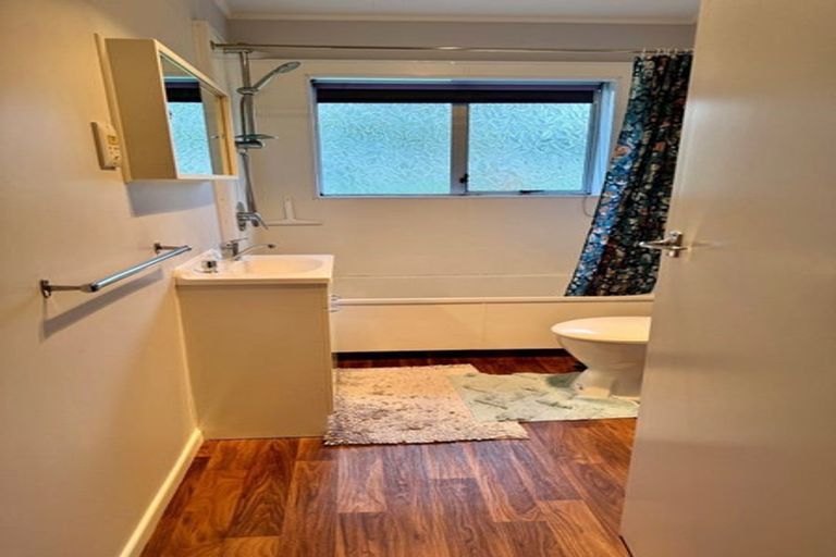 Photo of property in 10f6 Petherick Crescent, Johnsonville, Wellington, 6037