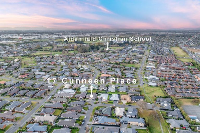 Photo of property in 17 Cunneen Place, Aidanfield, Christchurch, 8025
