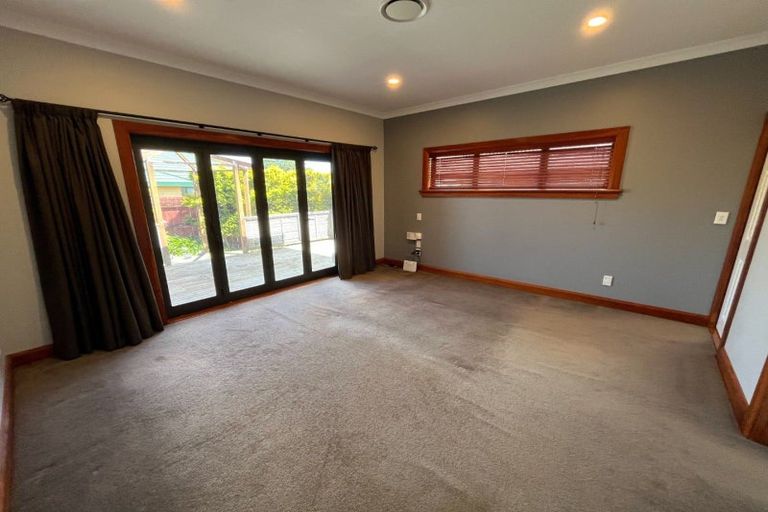 Photo of property in 70 Parnell Heights, Kelvin Grove, Palmerston North, 4414