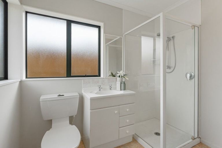 Photo of property in 23 Greenwood Place, Fitzherbert, Palmerston North, 4410