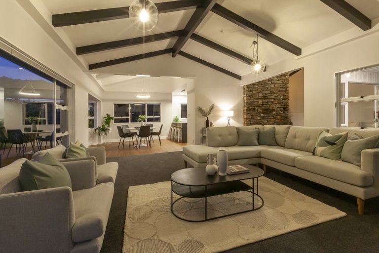 Photo of property in 21 Rewarewa Crescent, Waikanae, 5036