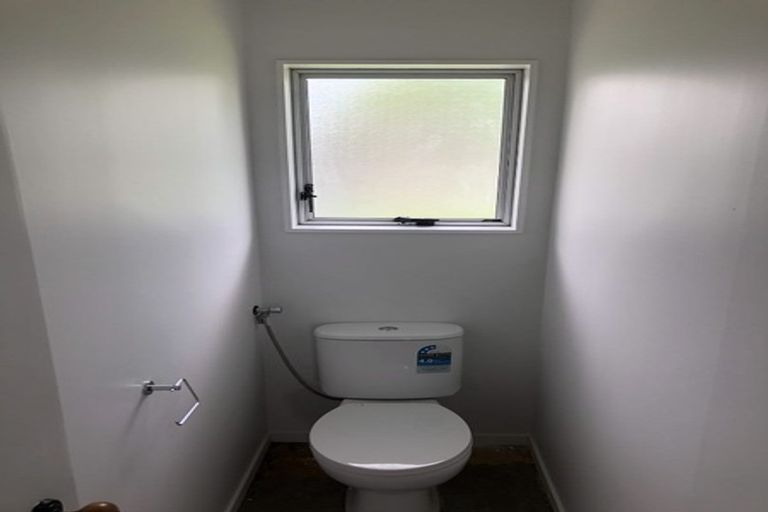 Photo of property in 2/388 Te Atatu Road, Te Atatu Peninsula, Auckland, 0610