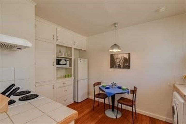 Photo of property in 16 Holly Road, St Albans, Christchurch, 8014