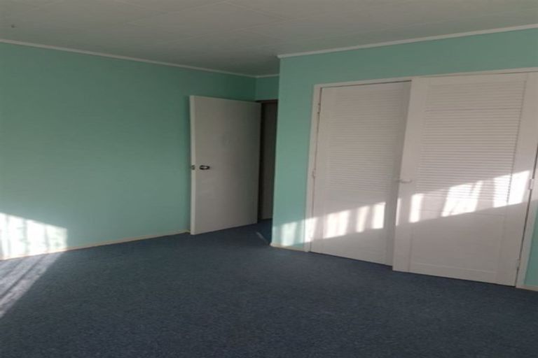 Photo of property in 84 Reynella Drive, Massey, Auckland, 0614