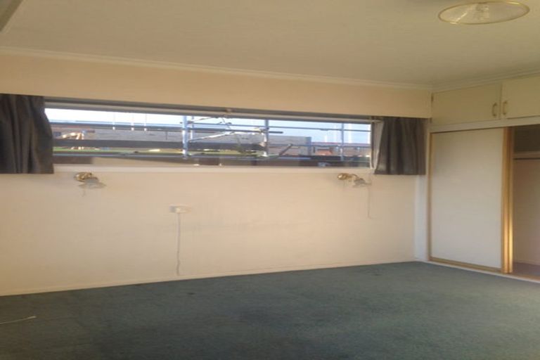 Photo of property in 77 Memorial Avenue, Ilam, Christchurch, 8053