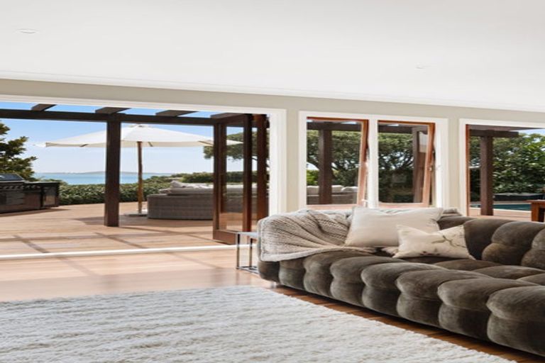 Photo of property in 188 Mellons Bay Road, Mellons Bay, Auckland, 2014
