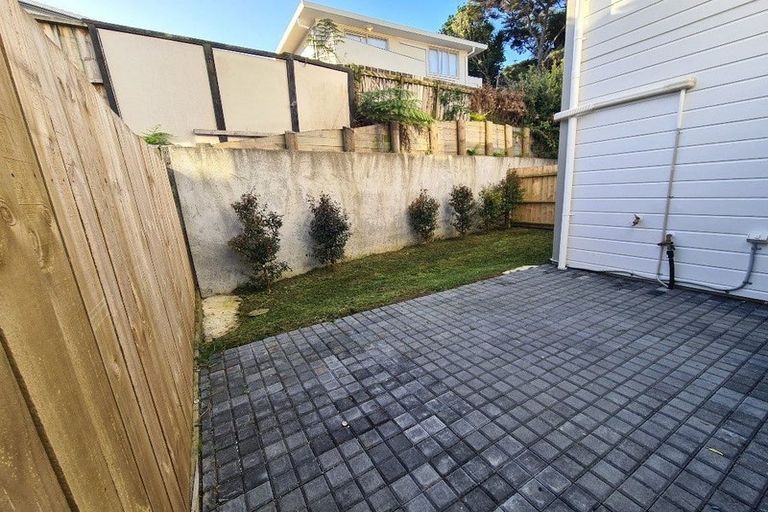 Photo of property in 17 Cassandra Grove, Totara Vale, Auckland, 0629