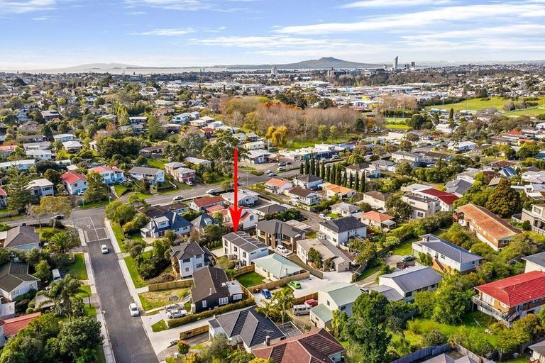 Photo of property in 83c Marlborough Avenue, Glenfield, Auckland, 0629