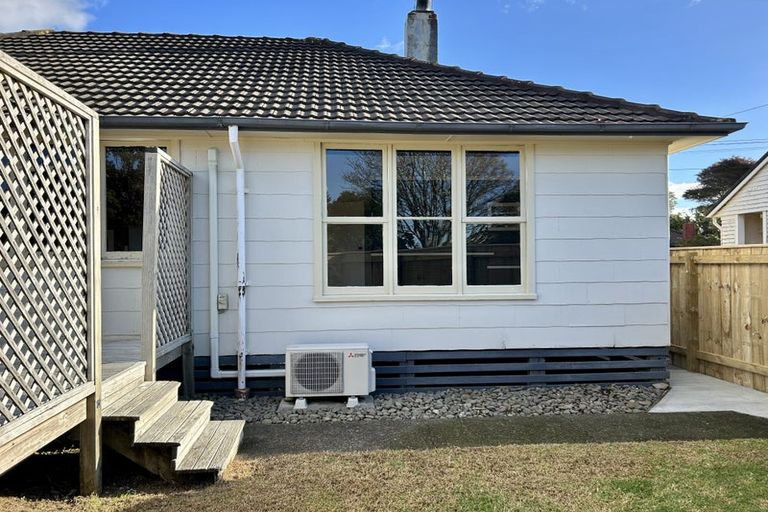 Photo of property in 19 Miro Street, Merrilands, New Plymouth, 4312