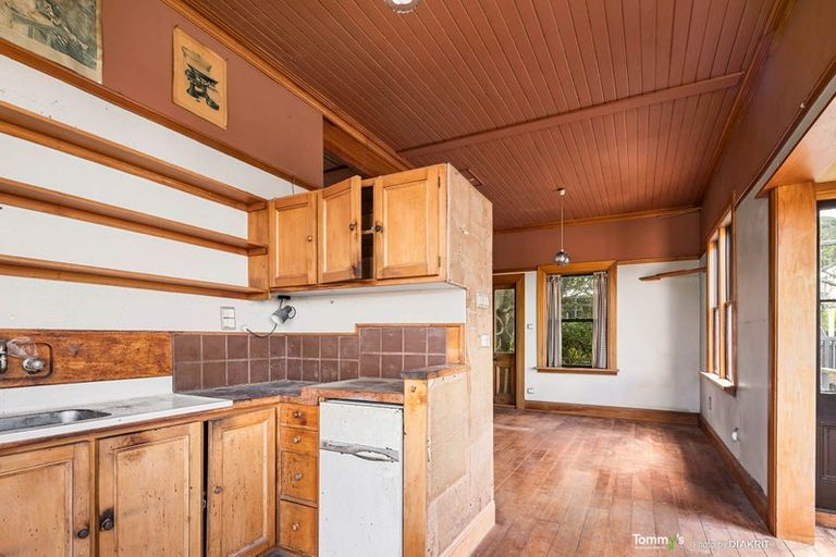 Photo of property in 4 Governor Road, Northland, Wellington, 6012