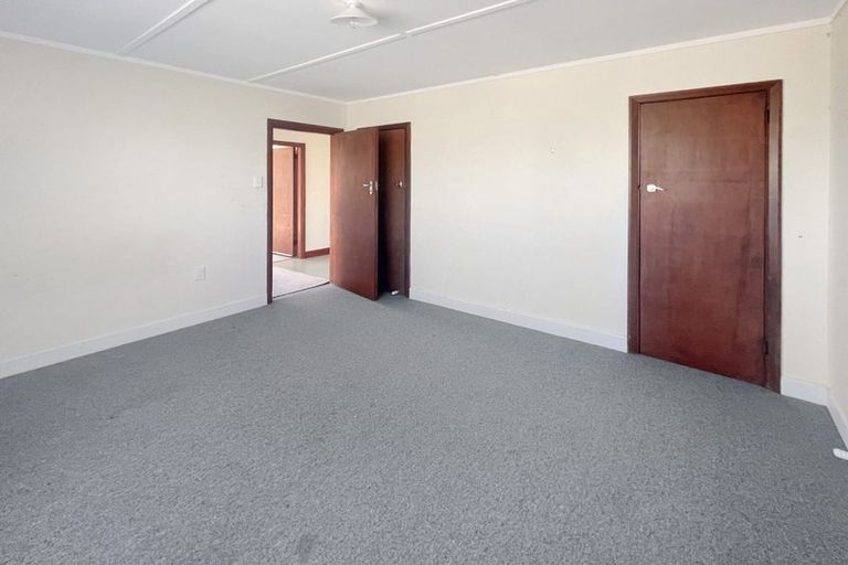 Photo of property in 5 Arawa Place, Castlecliff, Whanganui, 4501