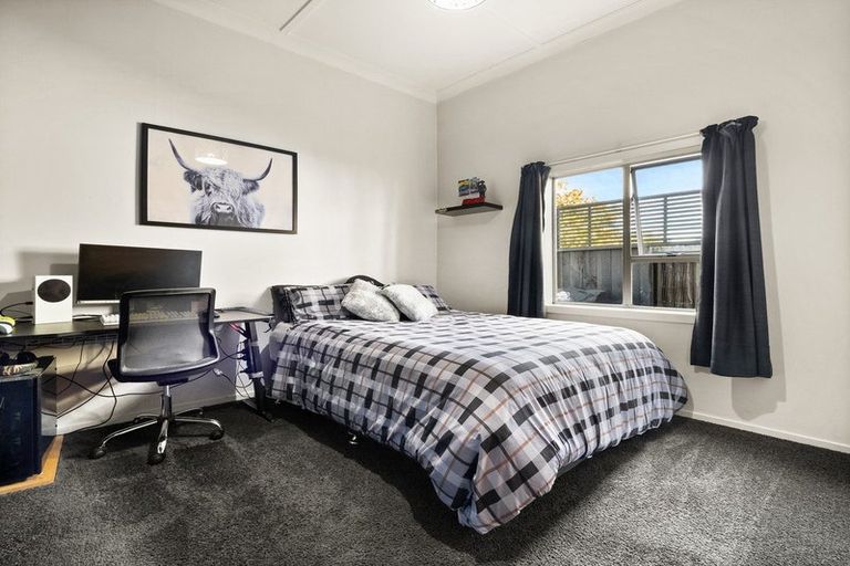 Photo of property in 21 Hargest Crescent, Saint Kilda, Dunedin, 9012