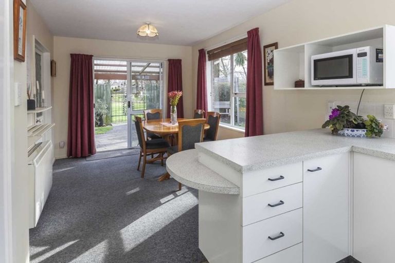 Photo of property in 2/11 Leith Place, Spreydon, Christchurch, 8024