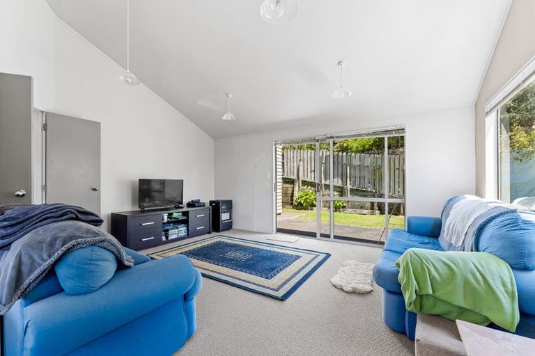 Photo of property in 2/372 Whangaparaoa Road, Stanmore Bay, Whangaparaoa, 0932