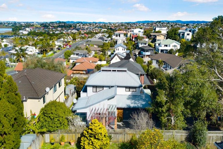 Photo of property in 6 Glucina Avenue, West Harbour, Auckland, 0618