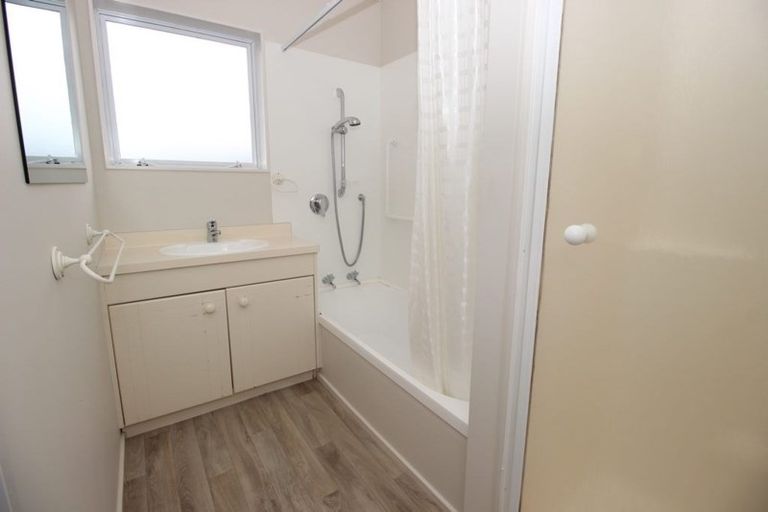 Photo of property in 130m Lakeside Drive, Orewa, 0931