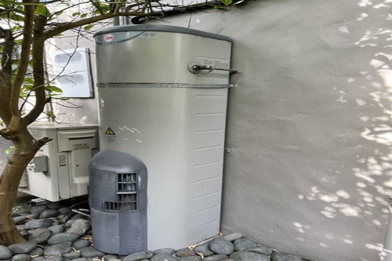 Photo of property in 5c Montrose Terrace, Mairangi Bay, Auckland, 0630
