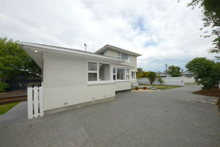 Photo of property in 3 Shirldale Place, Avonhead, Christchurch, 8042