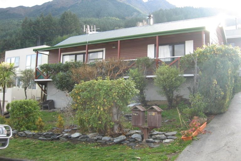 Photo of property in 74b Wynyard Crescent, Fernhill, Queenstown, 9300