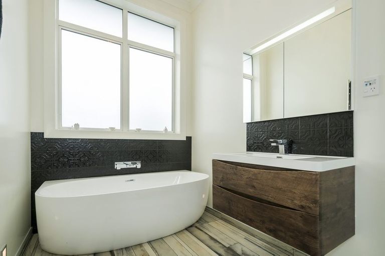 Photo of property in 108 Innes Road, St Albans, Christchurch, 8052