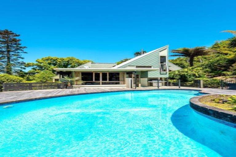 Photo of property in 289 Point View Drive, Shamrock Park, Auckland, 2016