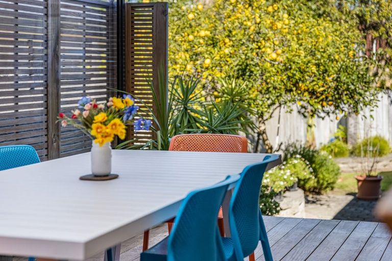 Photo of property in 9 Westpark Drive, West Harbour, Auckland, 0618