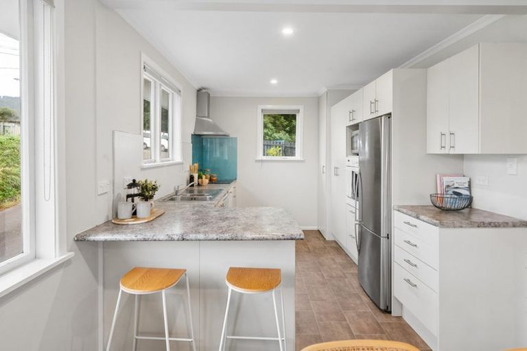 Photo of property in 31 August Street, Stokes Valley, Lower Hutt, 5019