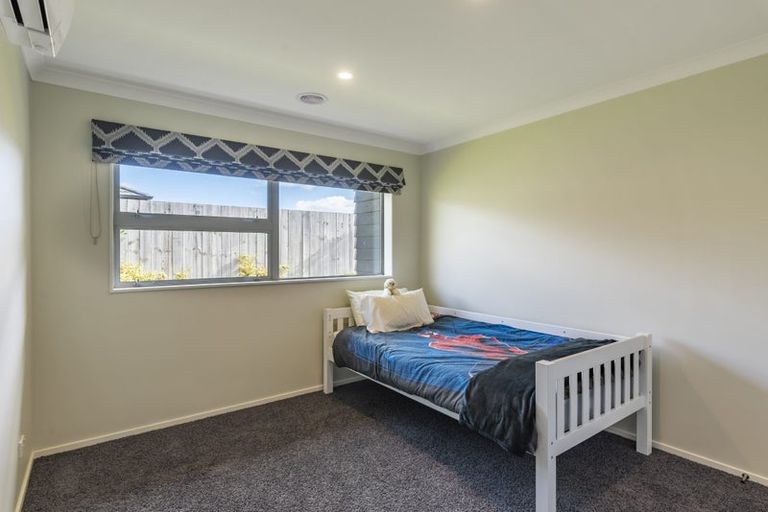 Photo of property in 16 Petrel Close, Paraparaumu Beach, Paraparaumu, 5032