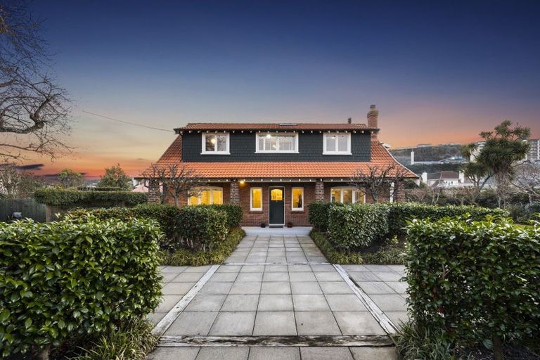 Photo of property in 370 Bay View Road, Saint Clair, Dunedin, 9012