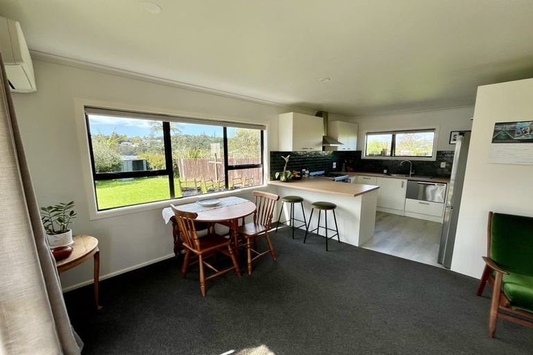 Photo of property in 8 Roseneath Place, Birkdale, Auckland, 0626