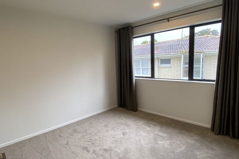 Photo of property in 44b Cheval Drive, Totara Vale, Auckland, 0629