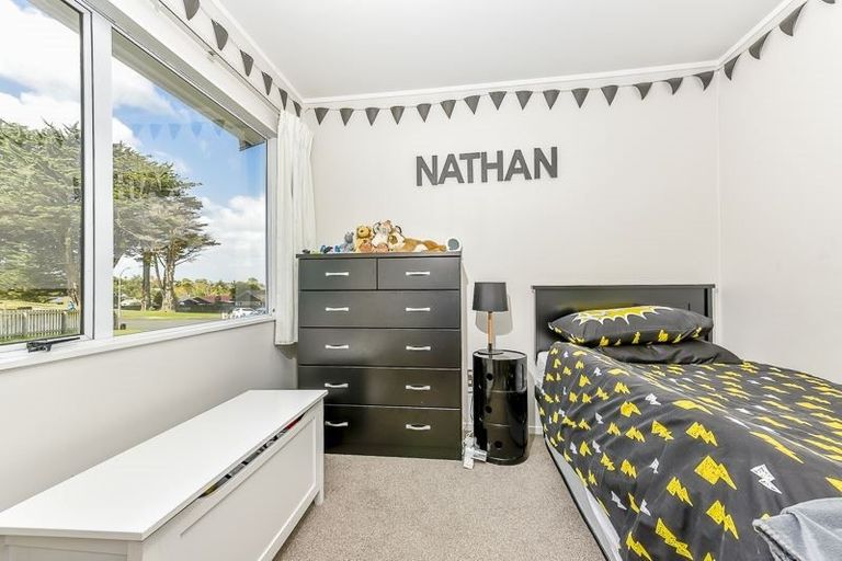 Photo of property in 4/26 Midgley Road, West Harbour, Auckland, 0618
