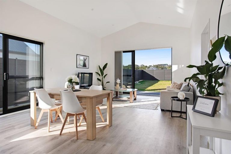 Photo of property in 12 Mataikokako Loop, Kawakawa Bay, 2585