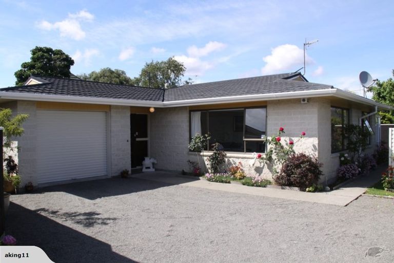 Photo of property in 6a Rewarewa Crescent, Waikanae, 5036