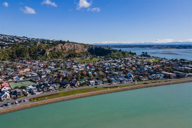 Photo of property in 71b/9 Main Road, Redcliffs, Christchurch, 8081