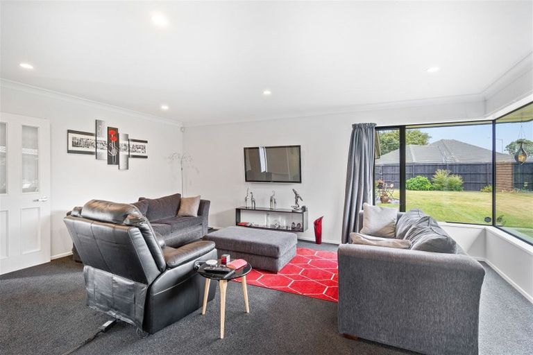 Photo of property in 10 John Morel Place, Parklands, Christchurch, 8083