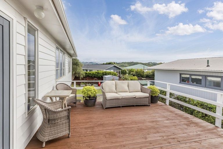 Photo of property in 15 Brora Crescent, Papakowhai, Porirua, 5024