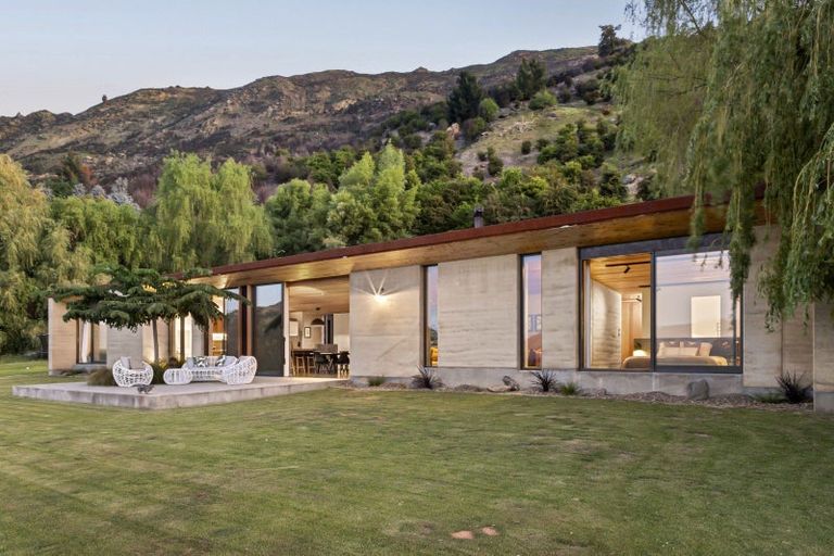 Photo of property in 633 Mount Barker Road, Wanaka, 9382