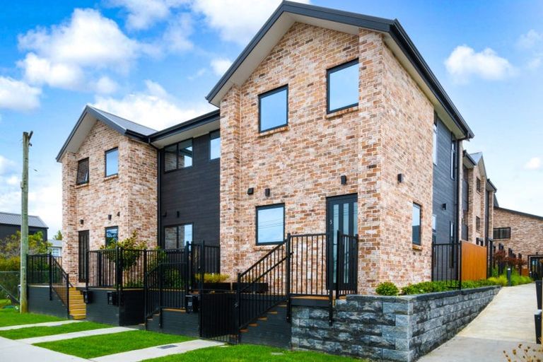 Photo of property in 3/57 Taikata Road, Te Atatu Peninsula, Auckland, 0610