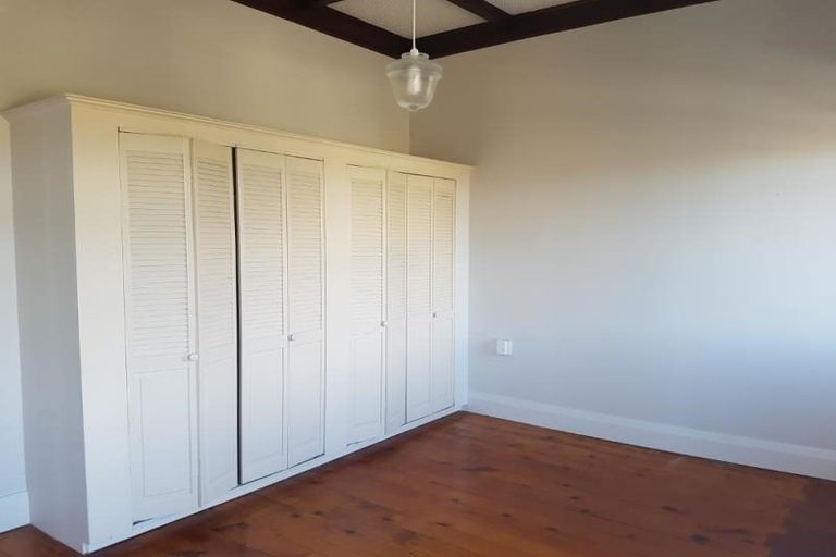 Photo of property in 11 Trosk Place, Waiuku, 2123