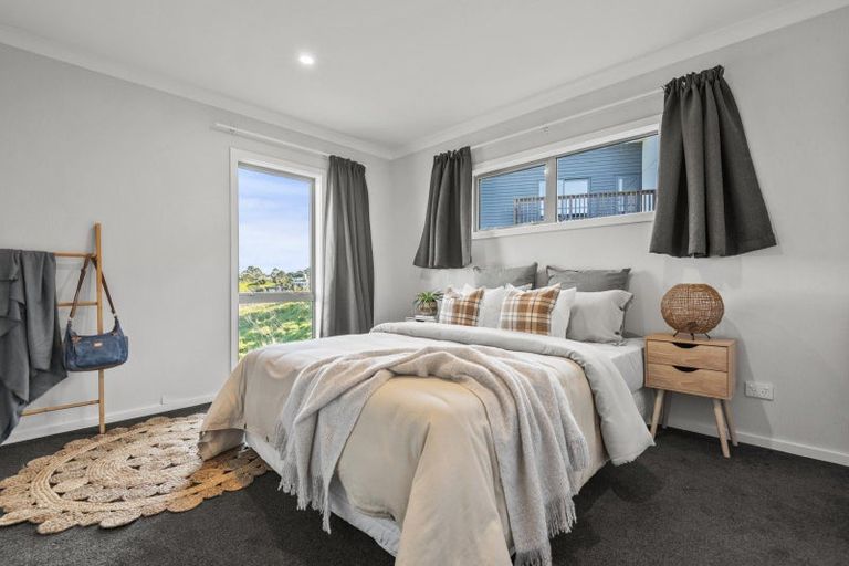 Photo of property in 1 Vaucluse Heights, Fitzherbert, Palmerston North, 4410