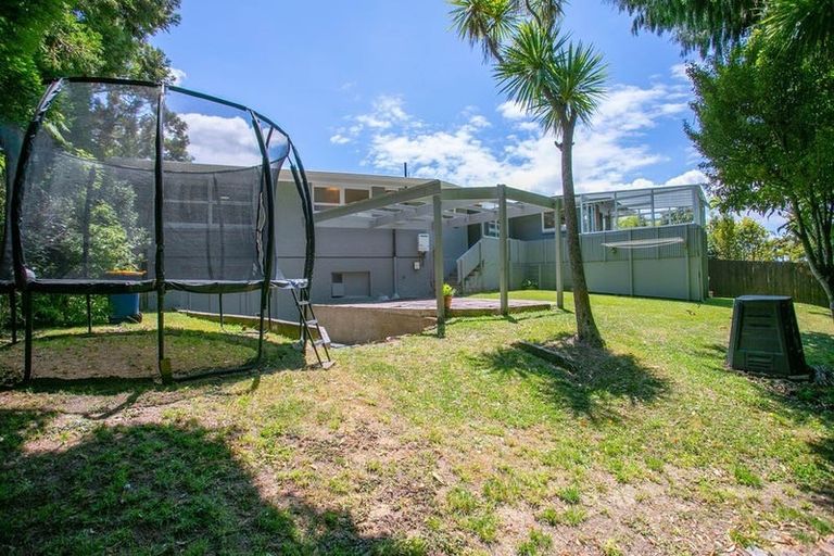 Photo of property in 50 Daffodil Street, Titirangi, Auckland, 0604